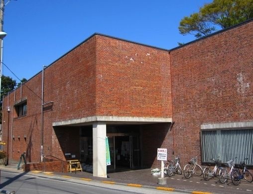 日野市立中央図書館