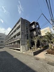 写真:レオパレスシェル都の外観