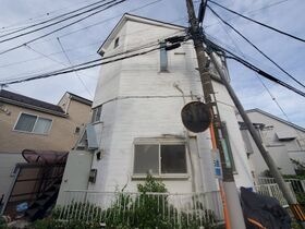 ホワイトハウス日野の外観