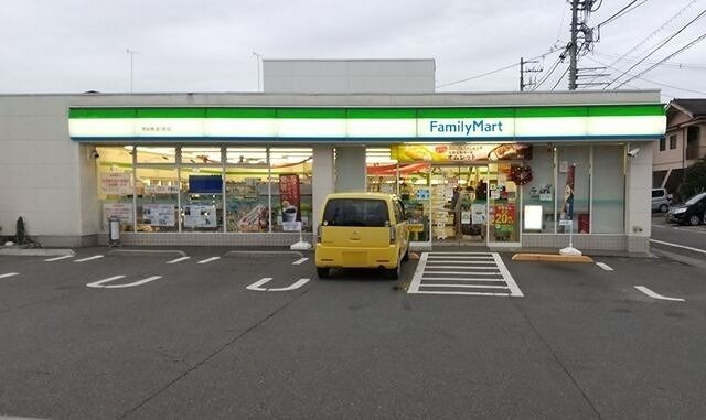 写真：ﾌｧﾐﾘｰﾏｰﾄ 秀栄東浅川町店