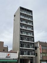 エクセル中広の外観