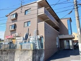 ルミエール伴丈木の外観