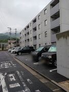 車をお持ちの方に嬉しい駐車場付きの物件です