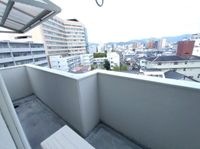 外からの目が気にならないバルコニーで洗濯物が干せます