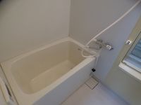コンパクトで使いやすいお風呂です