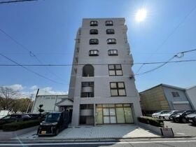 楠原パークビルの外観