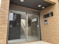 落ち着いたエントランスです