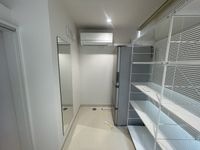 明るい色調の室内です
