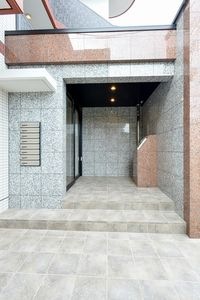 清潔なエントランスです