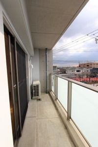 外からの目が気にならないバルコニーで洗濯物が干せます