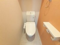 清潔感のあるトイレです