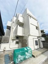ロワール六浦弐番館の外観