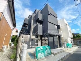 ロワール六浦壱番館の外観