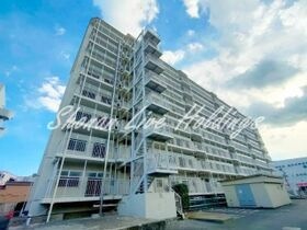 テレパレス横須賀の外観