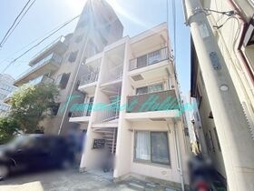 プレジデントマンション日の出町の外観