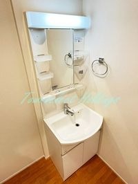 明るい洗面所です
