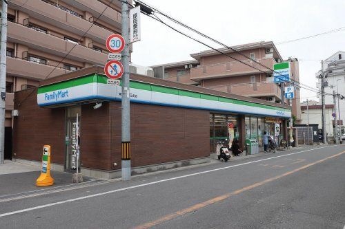 ファミリーマート 東大阪稲田上町店