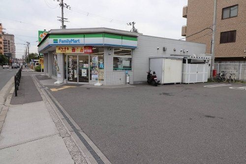 ファミリーマート 鶴見今津北店