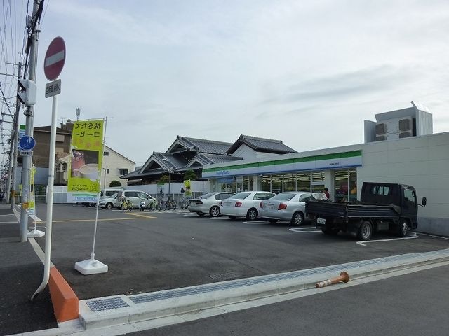 ファミリーマートコア西堤本通西店