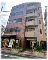 西麻布尾花ビルの外観
