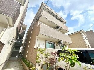 写真:堺市堺区出島海岸通3丁の外観