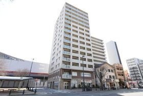 Aden箱崎駅前の外観