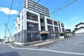 フィネス三条の外観