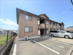 リビングタウン松縄 B棟の外観