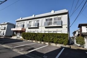 太田田園ハイツ D棟の外観