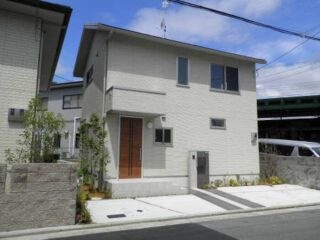 写真:西宮市甲風園3丁目の外観