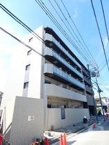 川西市中央町の外観