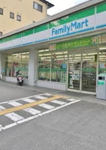 ファミリーマート神鉄谷上駅前店