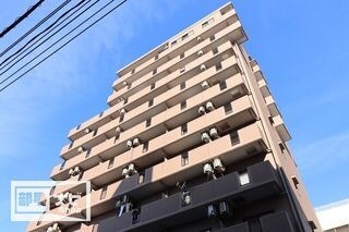 写真:西町ロイヤルスクエアの外観
