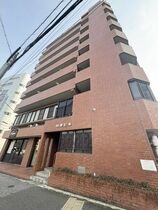 日進ビルの外観