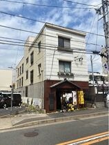 メゾン川名公園の外観