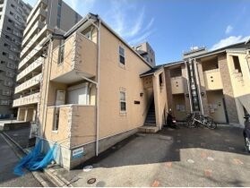 シャムロック熱田W棟の外観