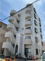 プチロワイヤルサトウの外観