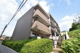 エストマール川名の外観