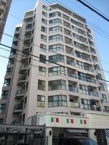 さくらHillsリバーサイドWESTの外観