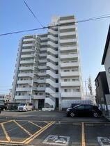 サンメゾン八熊の外観