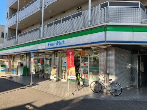 ファミリーマート 堀田駅前店