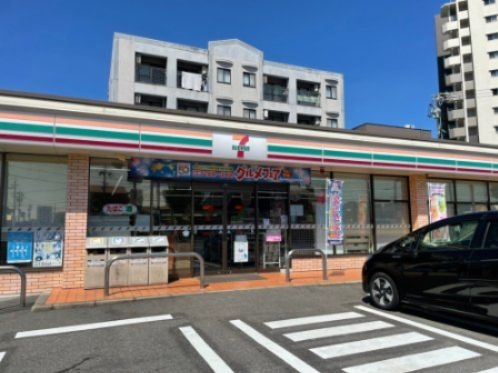 写真:セブンイレブン 名古屋篠原橋通2丁目店