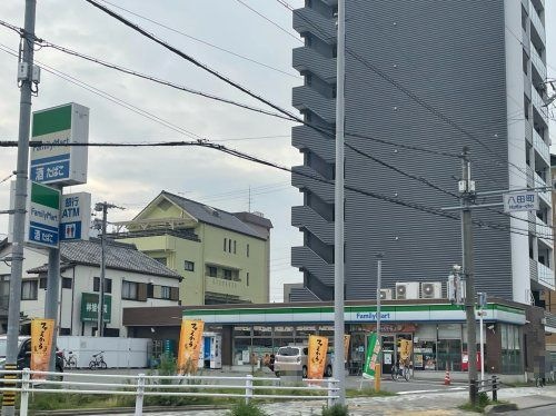ファミリーマート 中川八田店
