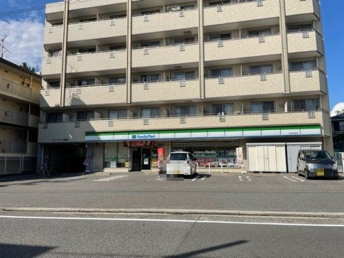 ファミリーマート 昭和狭間町店