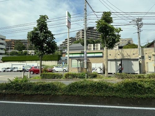 ファミリーマート 昭和滝川町店