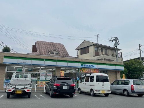 ファミリーマート 中川ときわ店