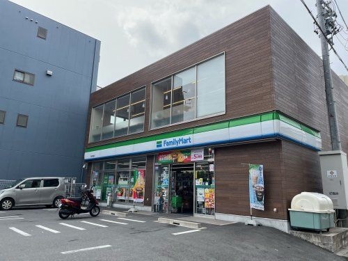ファミリーマート 尾頭橋通店