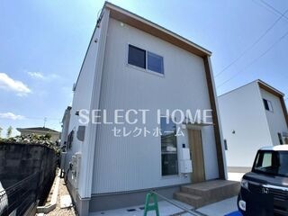 写真:クワテュオール沓市場の外観