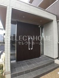 毎日通るエントランスはこのようになっています