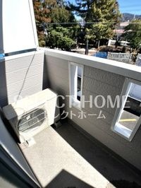 開放的で明るい空間を演出してくれるバルコニーです